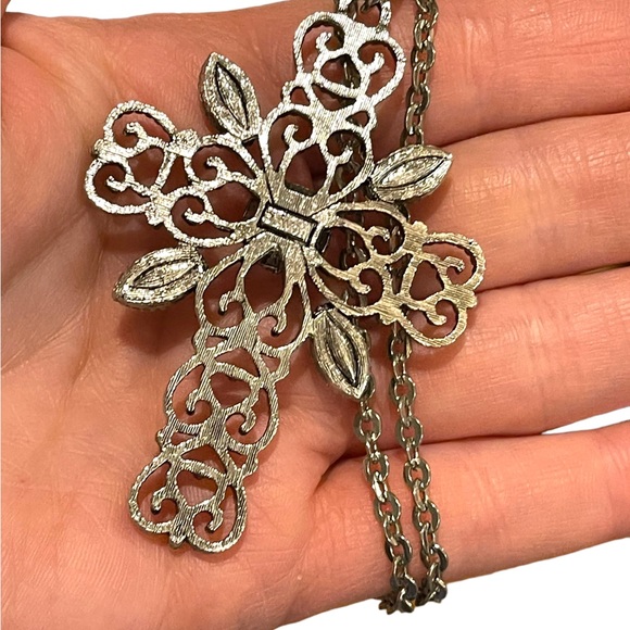 Vintage 1970s Avone silver finish faux stone ornate filagree cross necklace - Picture 5 of 6